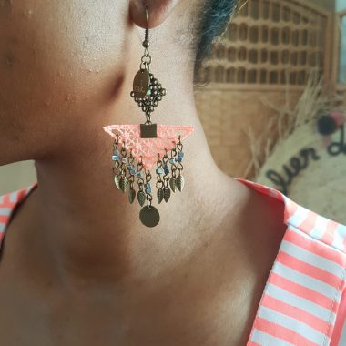 Boucle d'oreilles pendantes corail ethnique