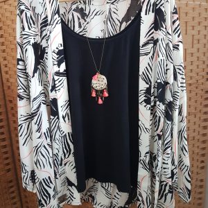 Collection – KIMONOS – GRAPHIC NOIR & ROSE –