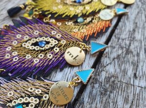 Comme un air de PAON - Boucles d'oreilles PAON - Multitudes de couleurs - Chic- élégante-raffinée et pièce unique